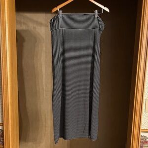 Faded Glory Black and White knit Skirt